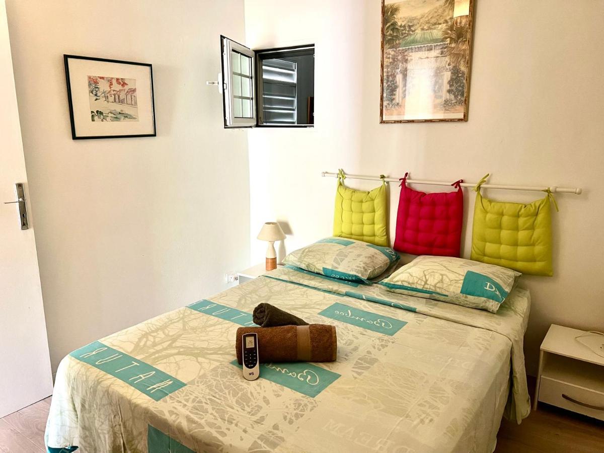 Ti Cabanon. Appartement Vue Mer A Deshaies. Экстерьер фото